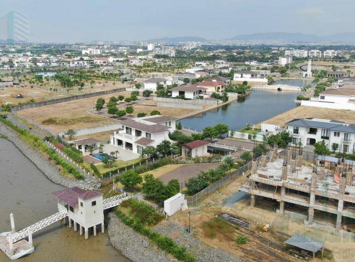 TERRENO A LA VENTA UBICADO EN PUERTO MOCOLI, ISLA MOCOLI