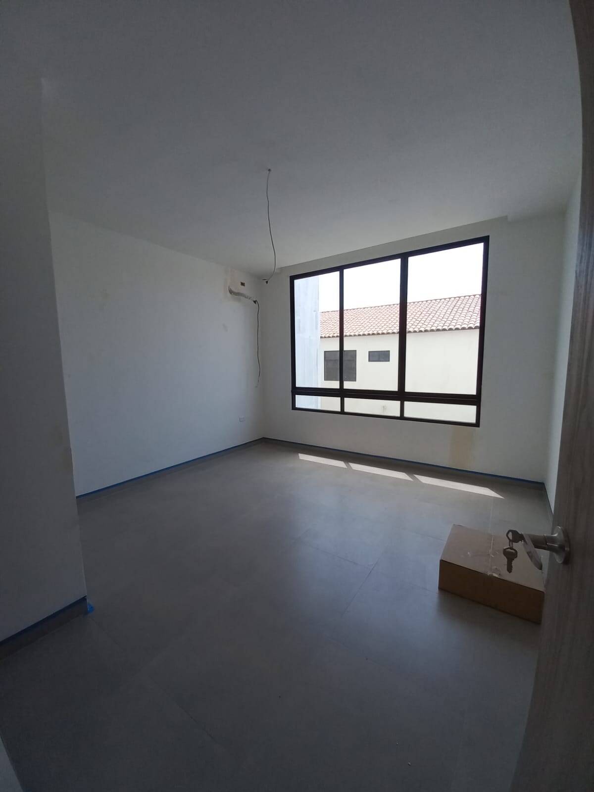 CASA MEDIANERA DE VENTA EN CIUDAD CELESTE