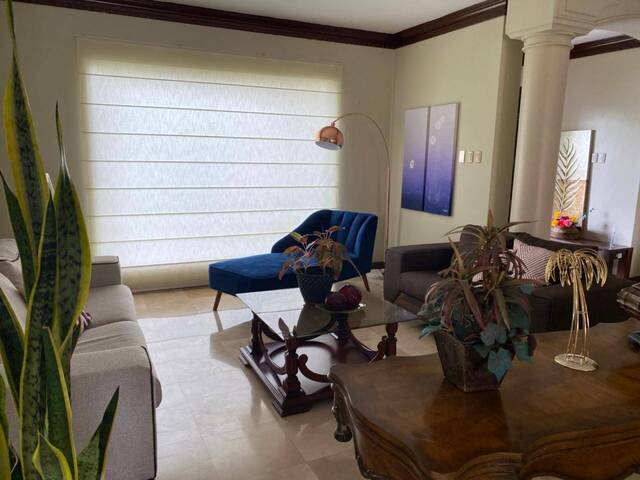 #1205 - Casa para Venta en Guayaquil - G