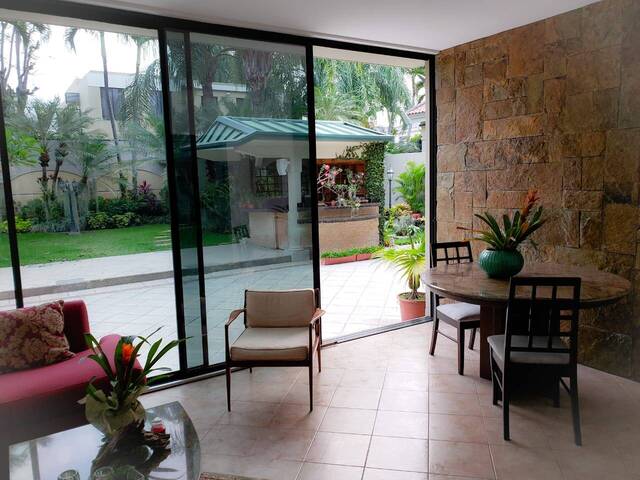 #1206 - Casa para Venta en Guayaquil - G - 2
