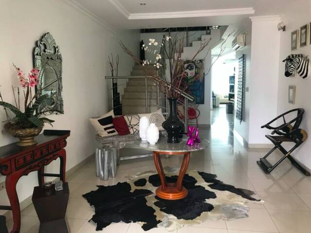 #1223 - Casa para Venta en Guayaquil - G