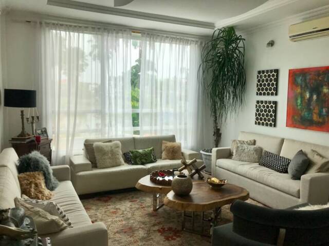 #1223 - Casa para Venta en Guayaquil - G