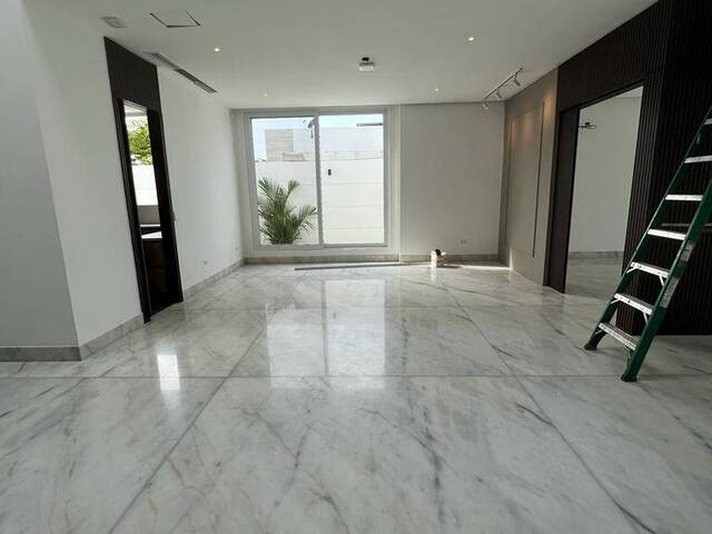 #1399 - Casa para Venta en Guayaquil - G