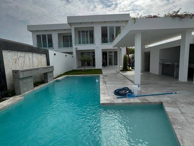 #1399 - Casa para Venta en Guayaquil - G