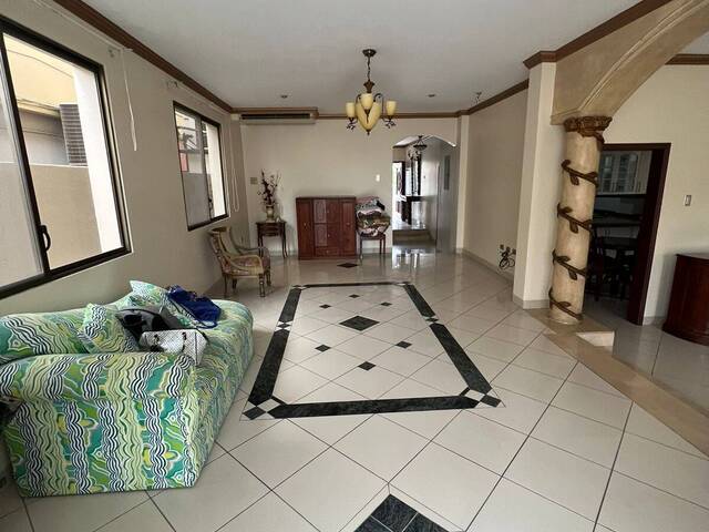 #1440 - Casa para Venta en Guayaquil - G - 2