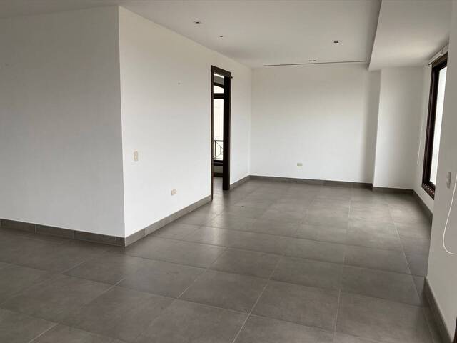 #1447 - Casa para Venta en Guayaquil - G - 2