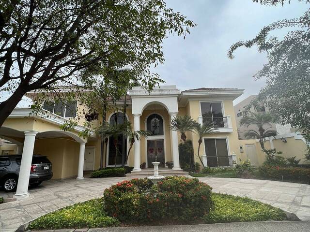 #1479 - Casa para Venta en Guayaquil - G - 1