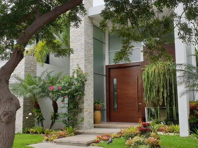 #1496 - Casa para Venta en Guayaquil - G - 2