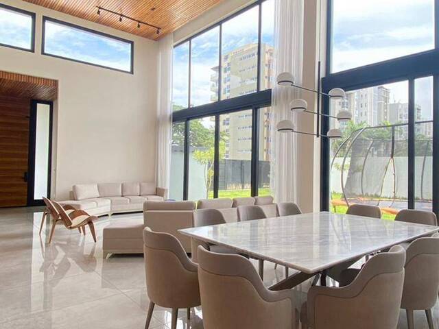 #1557 - Casa para Venta en Guayaquil - G - 2