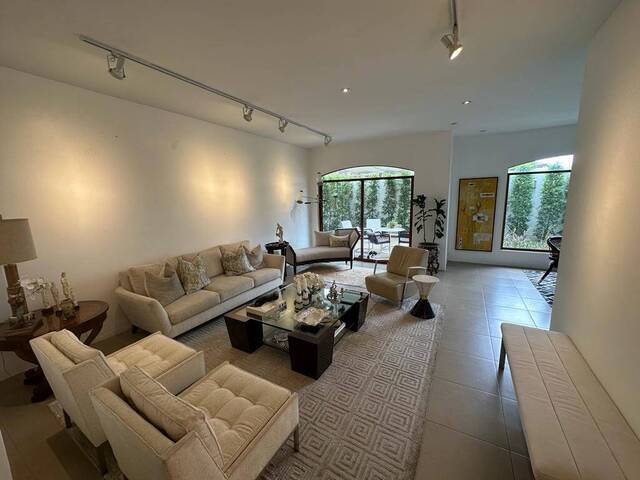 #1564 - Casa para Venta en Guayaquil - G - 3
