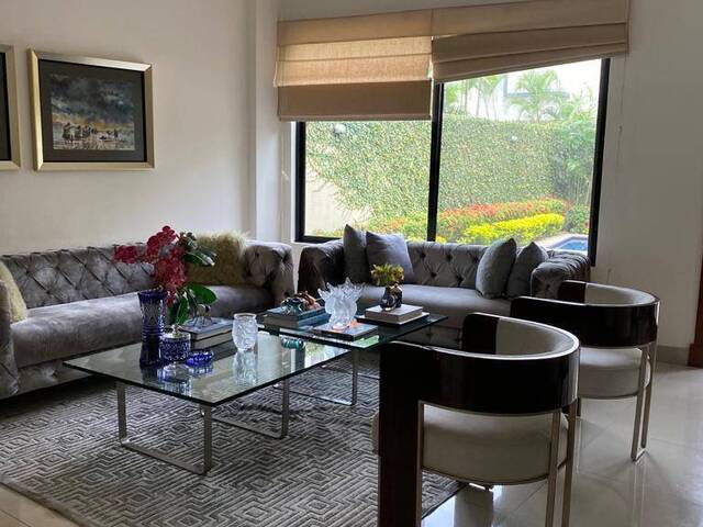 #1570 - Casa para Venta en Guayaquil - G - 3