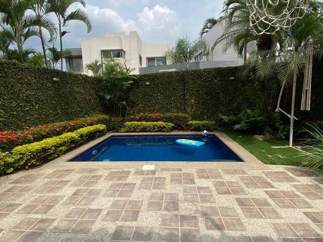 #1570 - Casa para Venta en Guayaquil - G