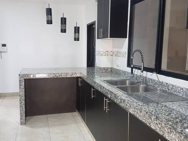 #1578 - Casa para Venta en Guayaquil - G - 3