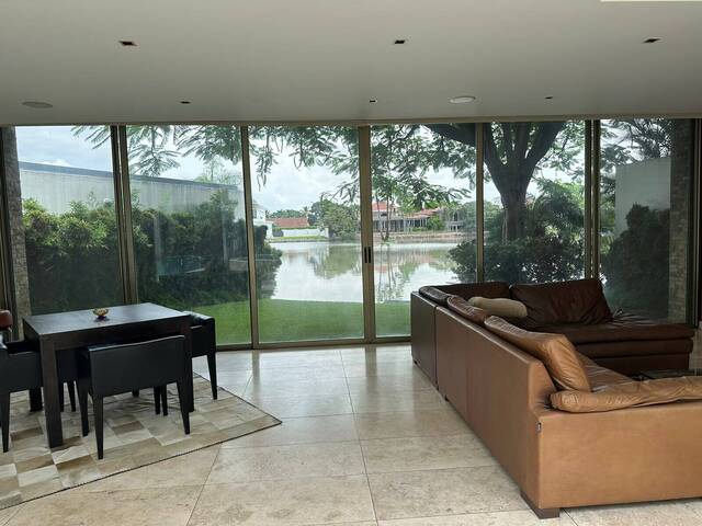 #1579 - Casa para Venta en Guayaquil - G - 2