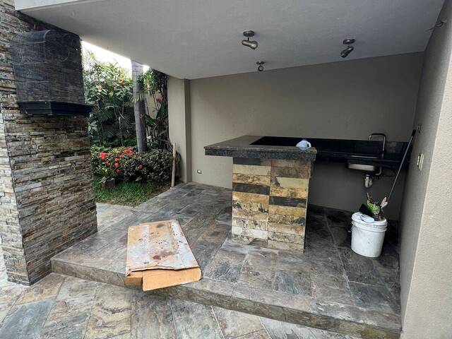 #1667 - Casa para Venta en Guayaquil - G - 1