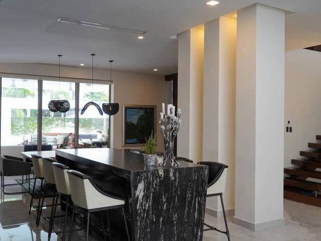 #1673 - Casa para Venta en Guayaquil - G