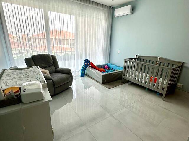 #1674 - Casa para Venta en Guayaquil - G - 1