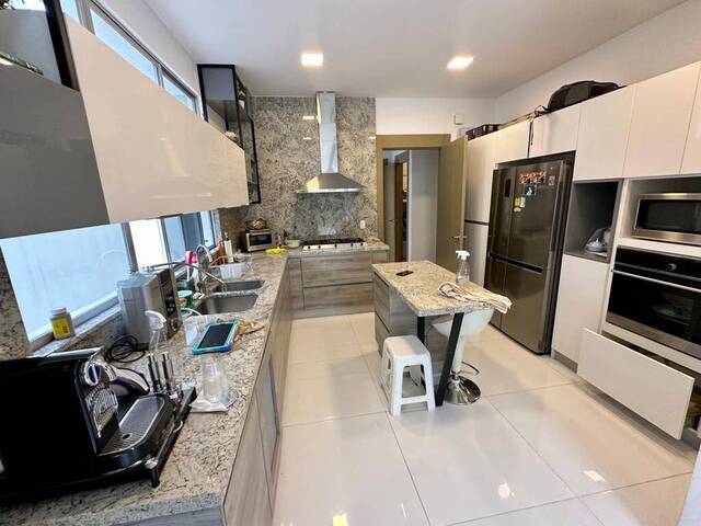 #1677 - Casa para Venta en Guayaquil - G - 2