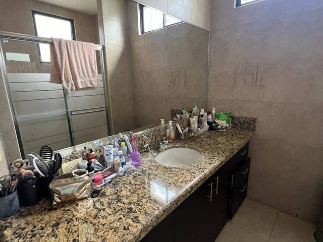 #1692 - Casa para Venta en Guayaquil - G