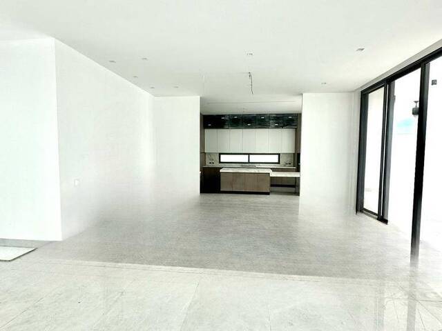 #1695 - Casa para Venta en Guayaquil - G
