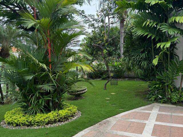 #1715 - Casa para Venta en Guayaquil - G