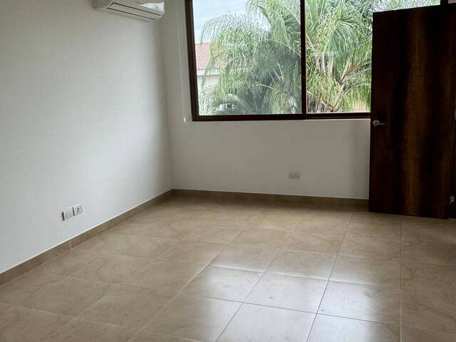 #1797 - Casa para Venta en Guayaquil - G