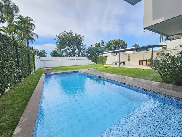 #1913 - Casa para Venta en Guayaquil - G - 2