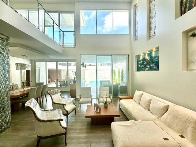 #1925 - Casa para Venta en Guayaquil - G - 2