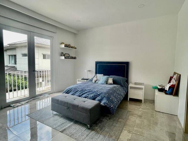 #1942 - Casa para Venta en Guayaquil - G - 3