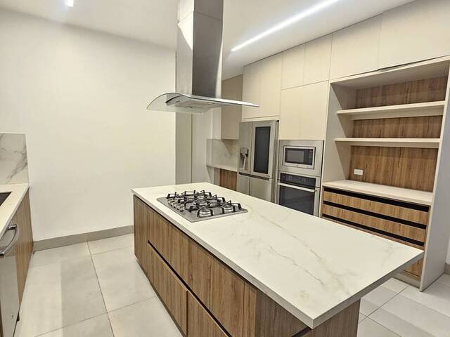 #1961 - Casa para Venta en Guayaquil - G