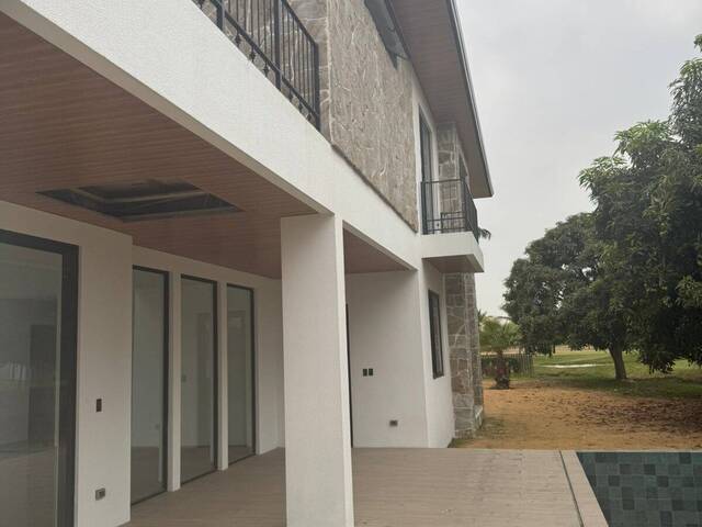 #1972 - Casa para Venta en Guayaquil - G - 2