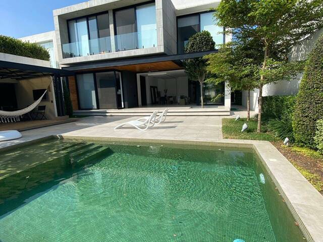 #1977 - Casa para Venta en Guayaquil - G - 1