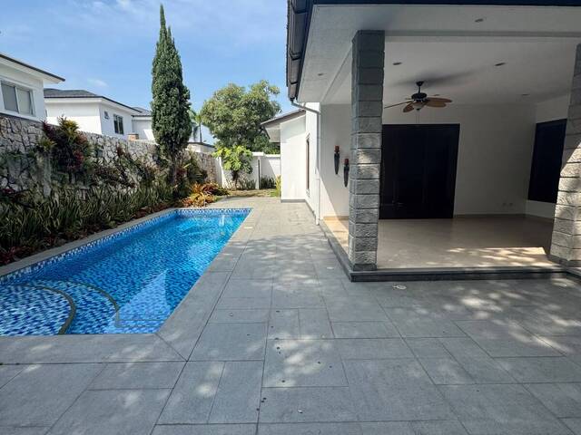 #2044 - Casa para Venta en Guayaquil - G