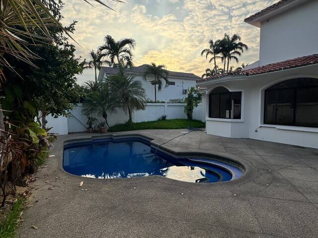 #2059 - Casa para Venta en Guayaquil - G - 3