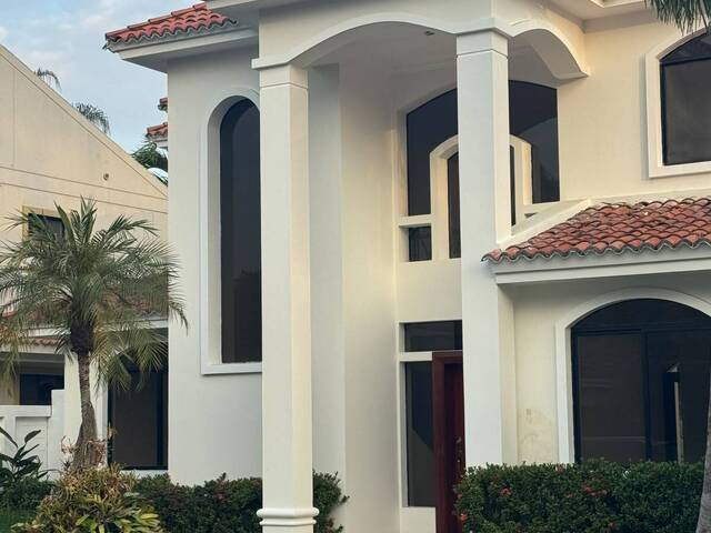 #2059 - Casa para Venta en Guayaquil - G - 1