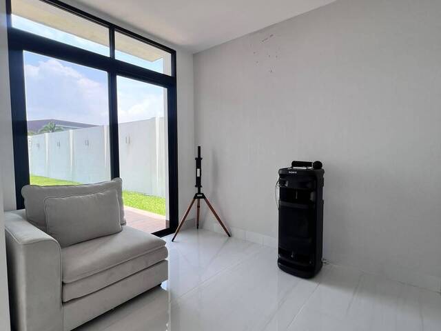 #2068 - Casa para Venta en Guayaquil - G - 3