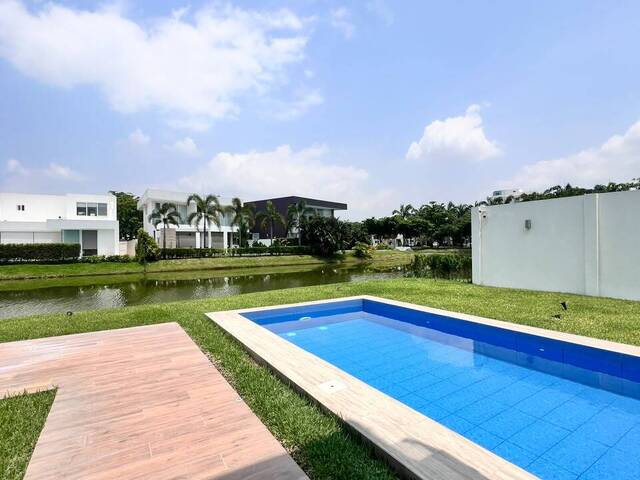 #2068 - Casa para Venta en Guayaquil - G - 1